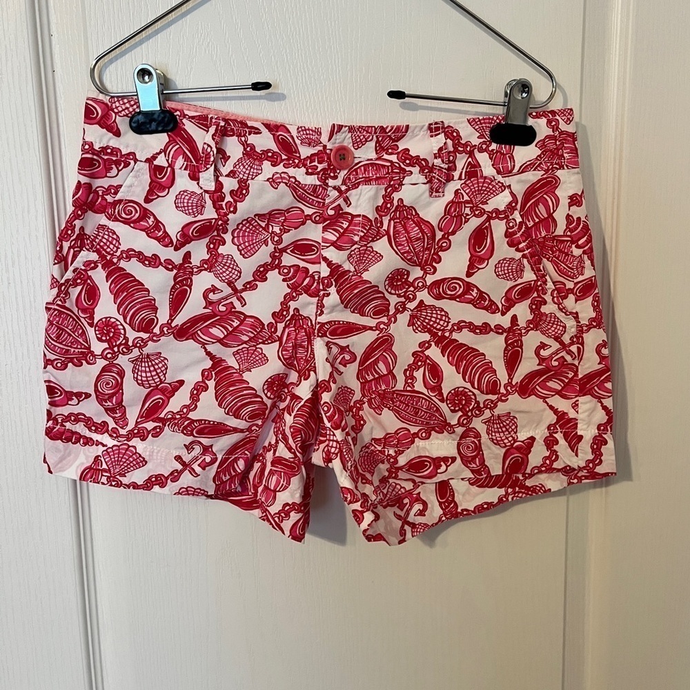 Lilly Pulitzer Hotty Pink shorts Size 4